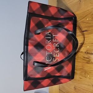 Victoria's Secret limited edition 2021 medium sized buffalo plaid weekender tote